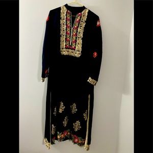 Linen kurti black embroidered front n back barely used